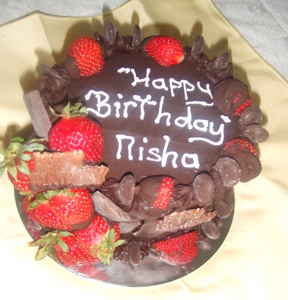 Chocolate & fresh Strawberries cake